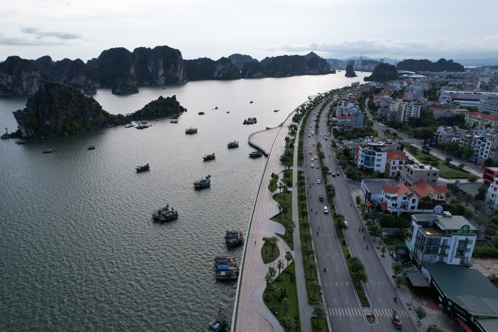 Cung đường đạp xe tuyệt đẹp tại Aqua Warriors Halong Bay 2025  - 1