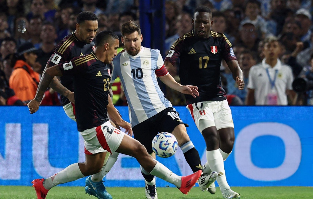 Argentina thắng nhẹ Peru, Brazil chia điểm với Uruguay - 2