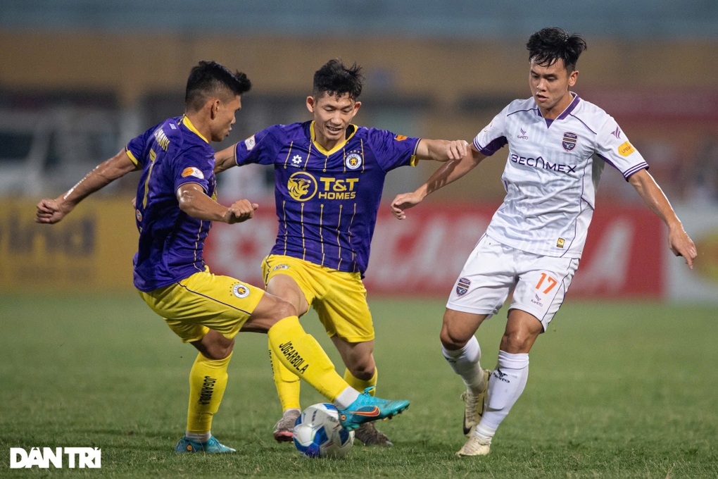 Văn Quyết kiến tạo tinh tế, Hà Nội FC trở lại top 3 V-League - 3