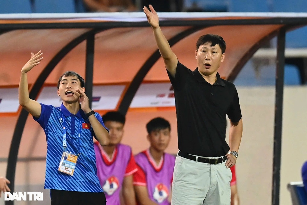 Các huấn luyện viên Nhật Bản và Hàn Quốc tranh ngôi vô địch AFF Cup - 1